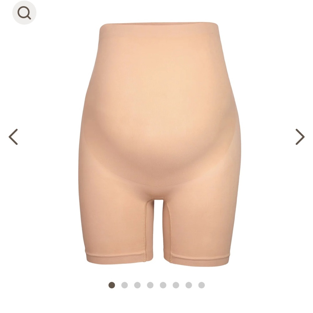 SKIMS Maternity sculpting shorts - Picture 2 of 4